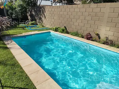 OPORTUNIDAD  Casa en Villa Ballester 5 amb con Pileta y Gran Jardín!