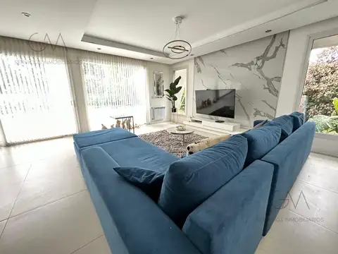 Casa 5 ambientes con 3 baños