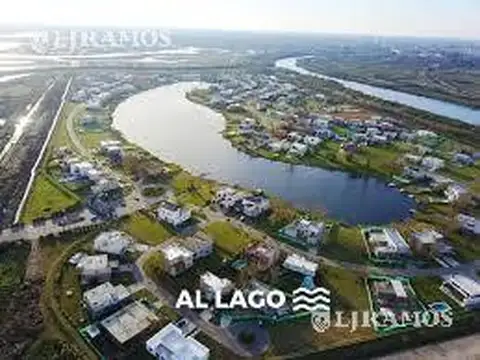 Lote de 1000 m2 a la laguna en venta en Barbarita.