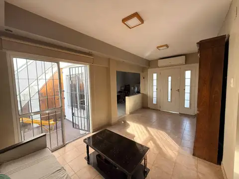 Casa 6 ambientes con 1 baño