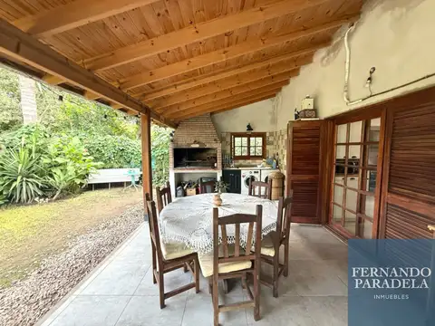 Casa en Venta con 2 cocheras