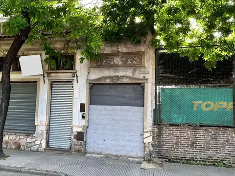 Luis Saenz Peña al 1200, Terreno de 340m2, 10m de Frente en Constitución, Subte E