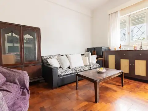 Venta PH 4 ambientes con patio, parrilla y balcón terraza en Lomas Del Mirador