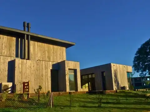 Casa 7 ambientes con 5 baños