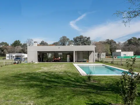 Casa en venta barrio Las Calandrias con pileta