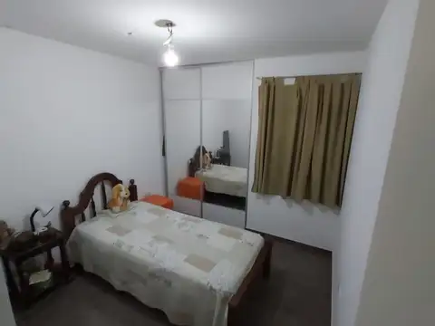 Departamento 6 ambientes con 1 baño