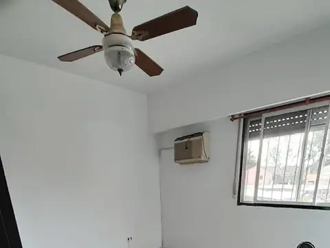 Depto Tipo Casa en Alquiler con 1 cocheras