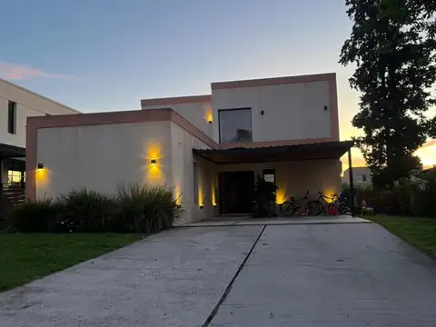 Casa en Venta en Barrio Cerrado Alvear de Benavidez