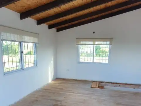 LAS ACEQUIAS CASA 3 DORMITORIOS AMPLIO JARDIN