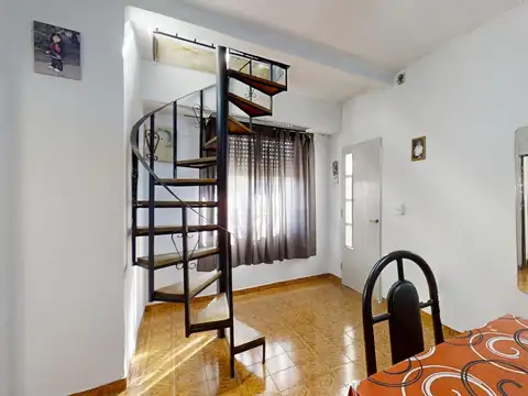 Depto Tipo Casa en Venta 50 años