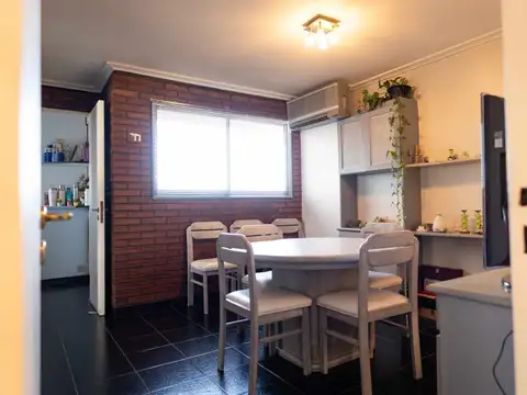 Departamento 6 ambientes con 2 baños