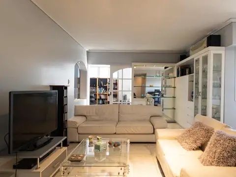 Departamento de 6 ambientes en Avellaneda cochera