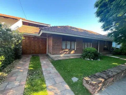 Casa en Venta en Adrogue, USD 380.000