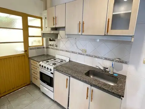 Depto Tipo Casa 2 ambientes con 1 baño