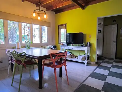 VENTA DE CASA 5 AMBIENTES ADROGUE CENTRO PILETA