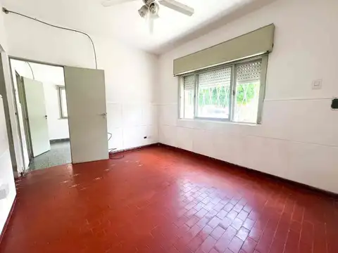VENTA CASA 4 AMBIENTES MAS MONOAMBIENTE