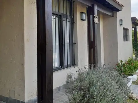 Casa en Venta en Los Estribos, USD 128.000