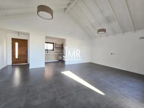 Casa 4 ambientes con 3 baños