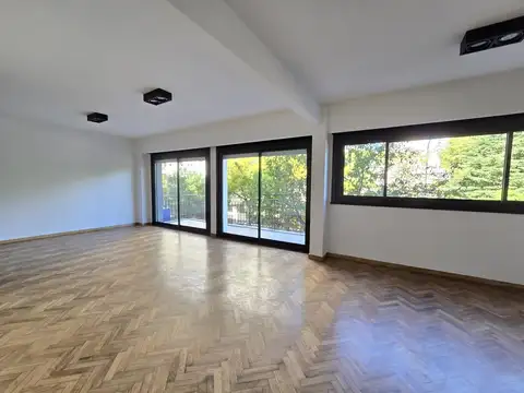 Piso con balcón en Belgrano de 3 dormotorios con suite y vestidor