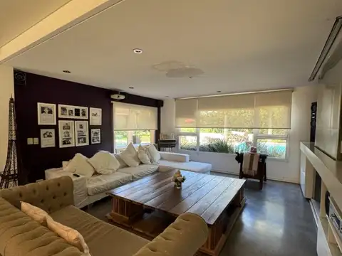 Casa en Venta en Campos De Álvarez, USD 599.000