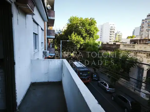 VENTA LOTE CON EDIFICIO EN BLOCK FLORESTA OPORTUNIDAD