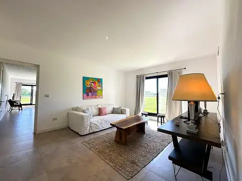 Casa de 4 ambientes en Estancia Villa María, sobre lote de 3400 m2. Ezeiza-Cañuelas.