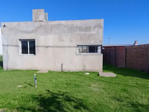 2 de Abril (Estación Alvear II) al 1200