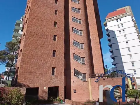 De las Ballenas 100, Piso 7