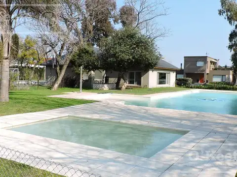 Casa 6 ambientes con 4 baños