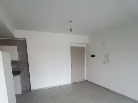 Villa Ballester: Departamento 2 ambientes 2º Piso al frente