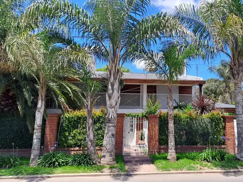 EXCELENTE CASA EN SOURIGUES U$S 109.000.-