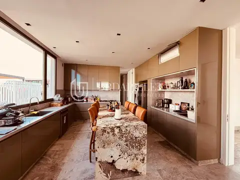 Casa en Alquiler 1 año