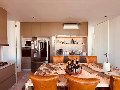 Casa 6 ambientes con 3 baños