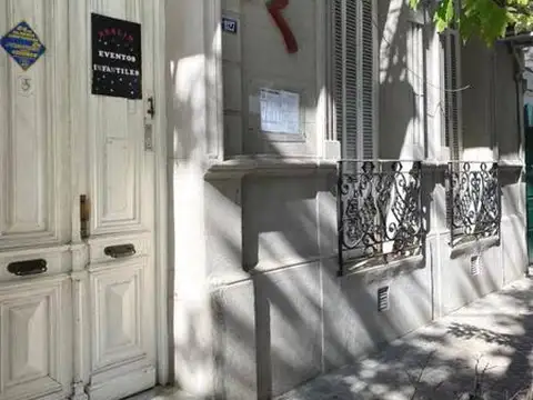 CASONA EN ALQUILER  EXCLUSIVO USO PROFESIONAL, COMERCIAL O INSTITUCIONAL 