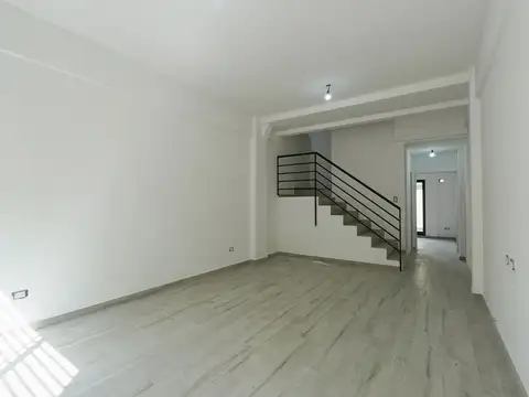 Depto Tipo Casa en Venta de 3 dormitorios