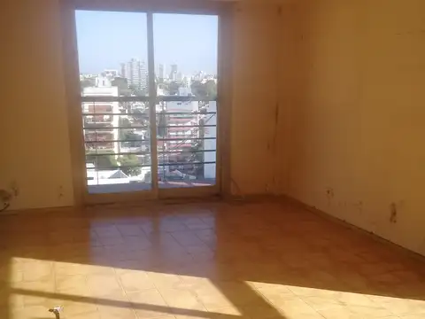 FLORES EN ALQUILER DEPARTAMENTO 1 AMBIENTES  AL FRENTE CON BALCON