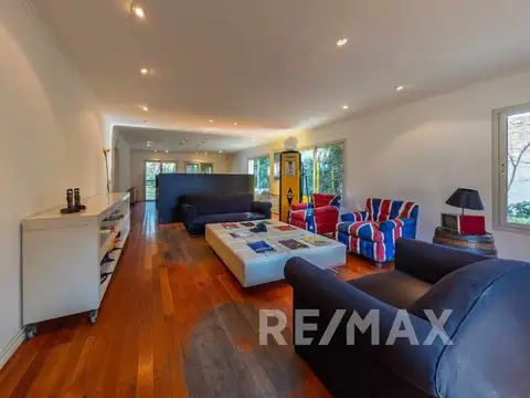 Casa 8 ambientes con 8 baños