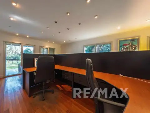 Venta casa  ideal  des. comercial Martínez 2350 M2