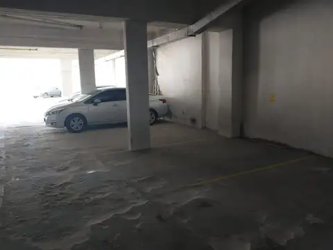 Cochera en venta - Monte Castro