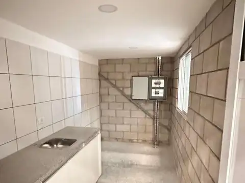 Nave Industrial- Galpon - 2100 m2 cubiertos -  El Pato - Berazategui - ALQUILER