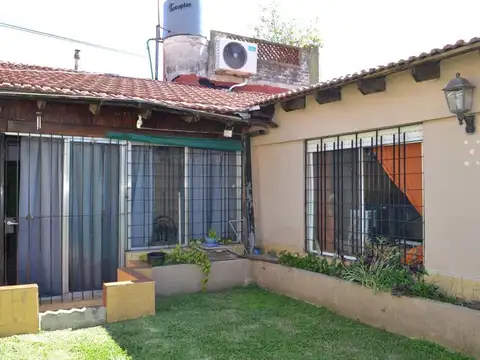 VENTA CASA 3 AMB  VILLA BALLESTER PARRILLA GARAGE