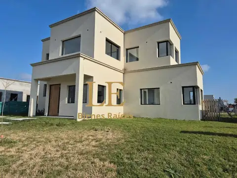 Pilar Del Este 100