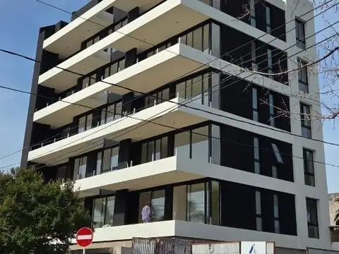 Venta departamento 3 ambientes en Haedo con cochera cubierta a estrenar