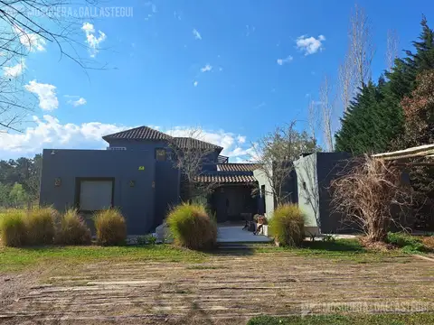 Casa con costa al rio con 1400 metros de parque! Santa María De Tigre ! VENTA Y ALQUIER ANUAL.