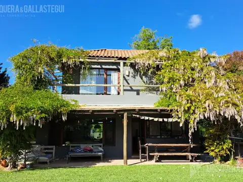Casa en Venta con 10 cocheras