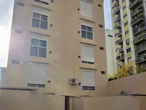 Calle 12 500, Piso 4
