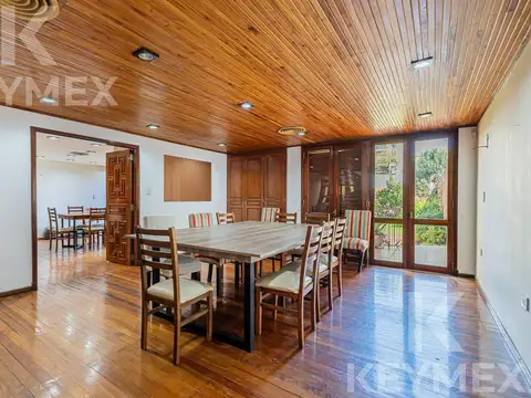 Casa 10 ambientes con 6 baños