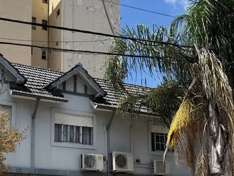 GRAN DUPLEX MUY LUMINOSO C/ TERRAZA Y PARRILLA