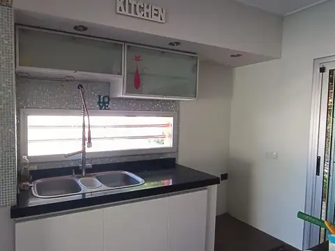 Casa en Alquiler en Ringuelet, USD 900