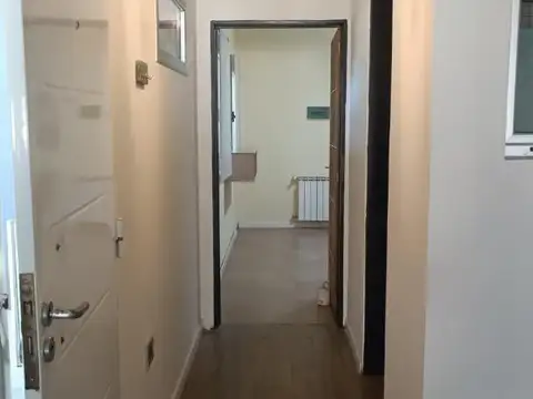 Casa en Alquiler con 3 cocheras